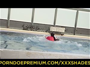 hardcore SHADES - Latina with phat ass in xxx pool hook-up